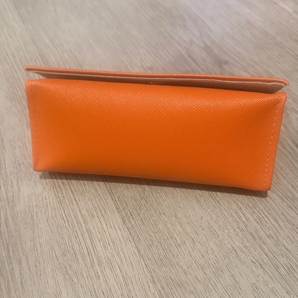 Tory Burch Bright Orange Wallet with Gold Emblem - Picture 4 of 6